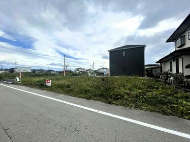 建築条件無しの土地約７１坪です。お気軽にお問い合わせください！