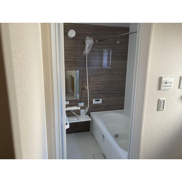 たまりがちな疲れやモヤモヤイライラはバスタイムですっきり洗い流して（6号棟）