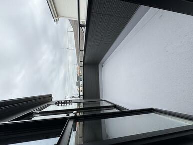 洗濯物や布団をたっぷり干せるのがうれしいバルコニー （4号棟）