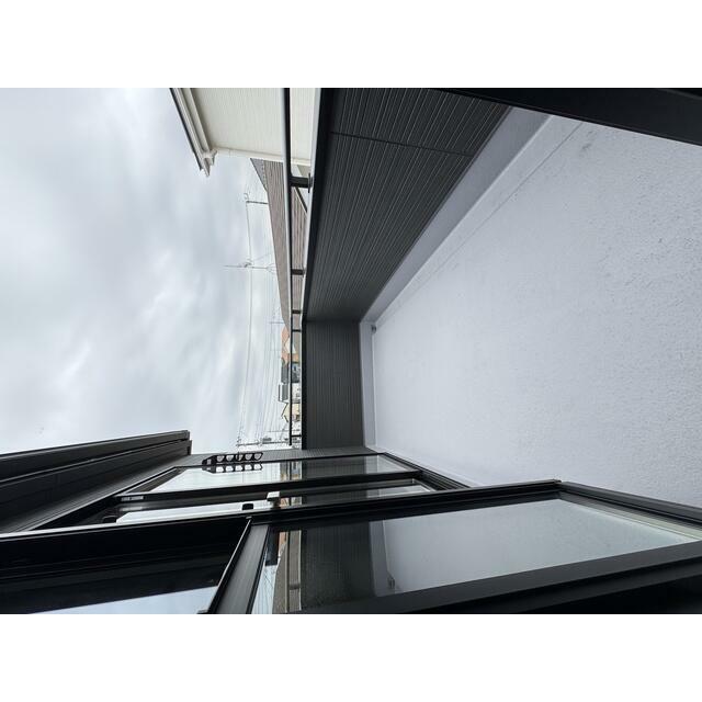 洗濯物や布団をたっぷり干せるのがうれしいバルコニー （4号棟）