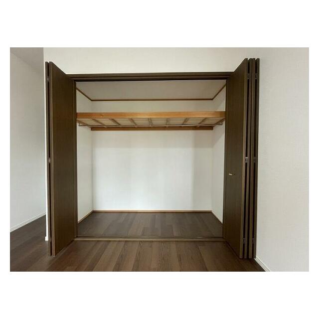 2階洋室１「クローゼット」