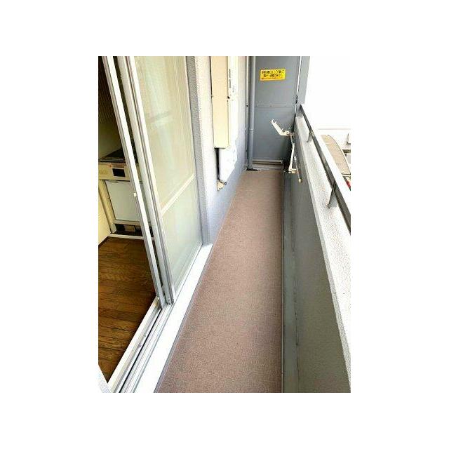 開放的で明るい空間を演出してくれるバルコニーです