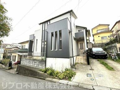 外壁塗装済みの４LDK♪室内リフォームもご相談ください♪敷地面積５４坪以上！駐車スペース２台分あり！車