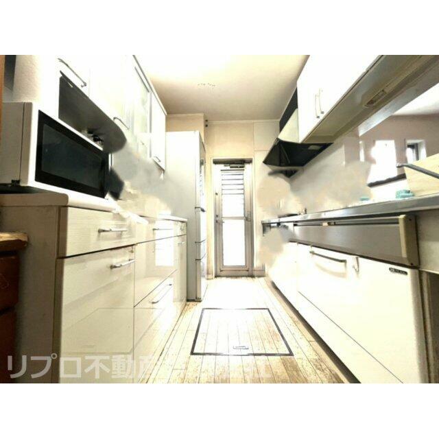 便利な勝手口のあるキッチンです！