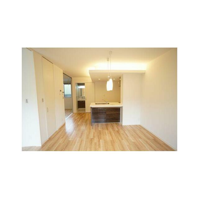 ＬＤＫ１１．５帖。キッチン側へのアングルで撮影した写真です。