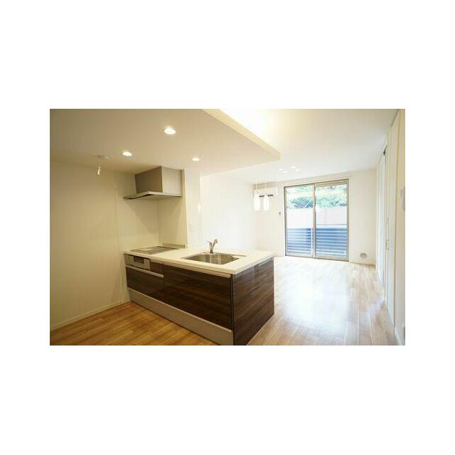 ＬＤＫ１１．５帖。間接照明付きで１台エアコン付きです。