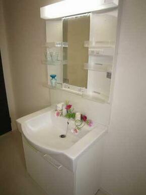 洗髪洗面化粧台