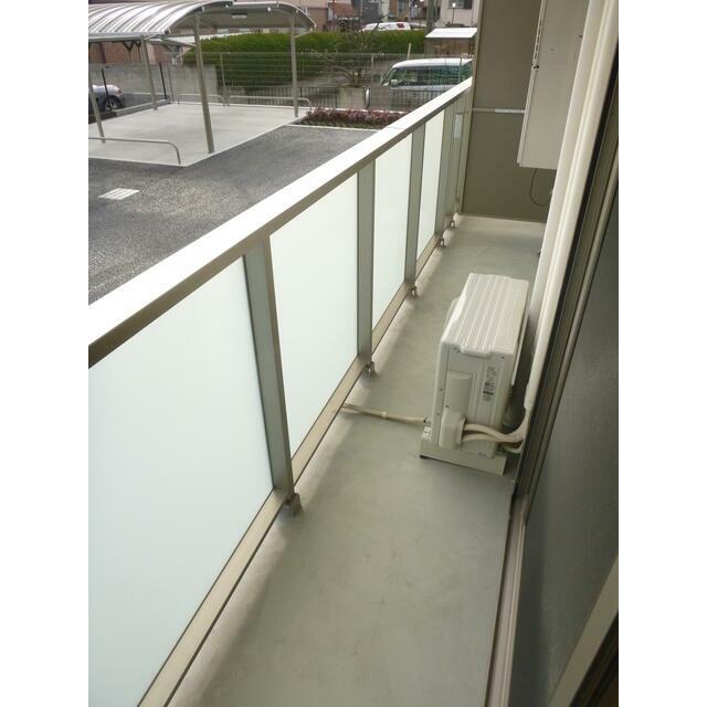 洗濯物がよく乾きそうな南向きバルコニーです