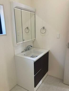 顔を洗って歯磨きもして1日を乗り切るエネルギーをここでチャージ（2号棟）