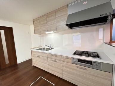 「キッチン」システムキッチンに新品交換しました。