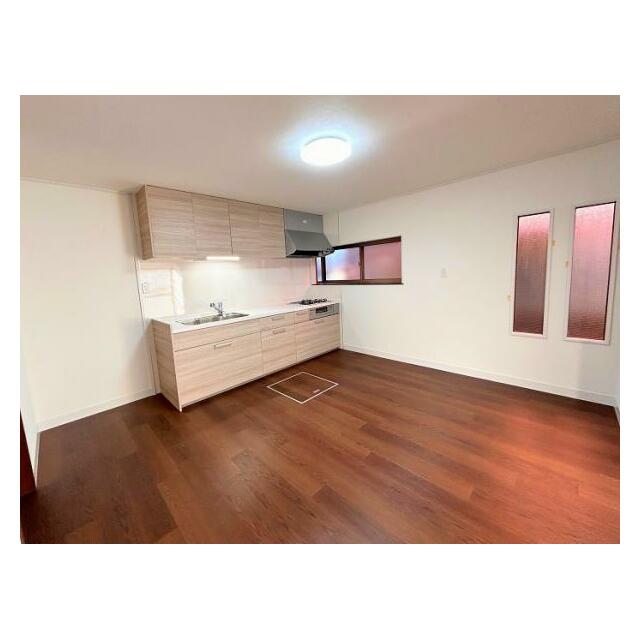 「LDK」フロアタイル上張りを行いました