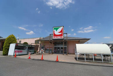 ヨークベニマル西川田