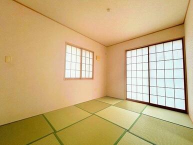 「和室」畳の香りに包まれてホッと一息つける落ち着きの和風空間です。