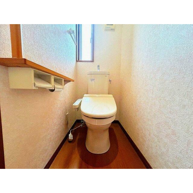 「２階トイレ」混み合う時間帯にも重宝する各階設置の便利なトイレです。