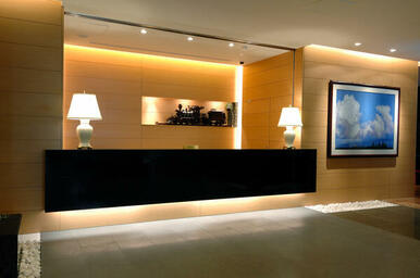 フロントコンシェルジュ