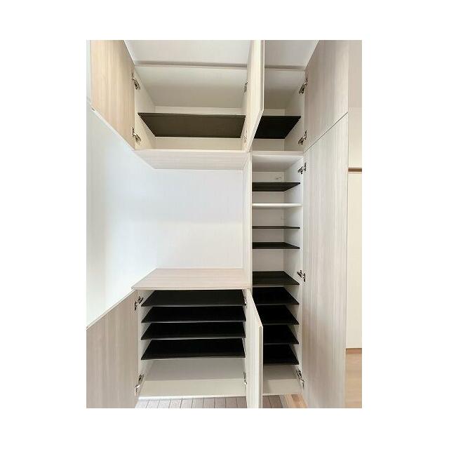 「玄関」大容量収納可能なクローゼットがございます