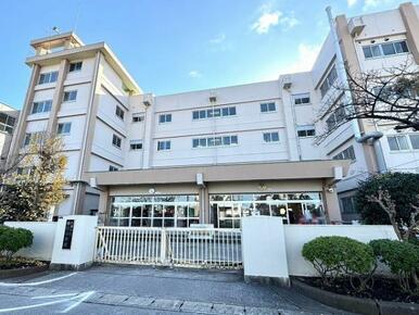 八潮市立中川小学校：約530ｍ