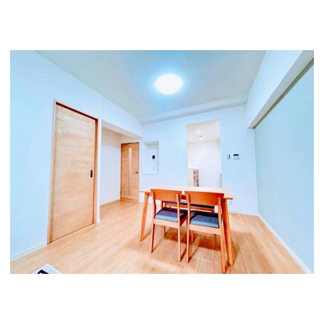 「LDK」ダイニングスペースもしっかり確保できます。テーブルとイスはそのままお引き渡し致します
