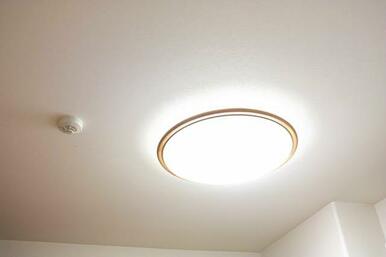 全室LED照明標準装備で省エネ！