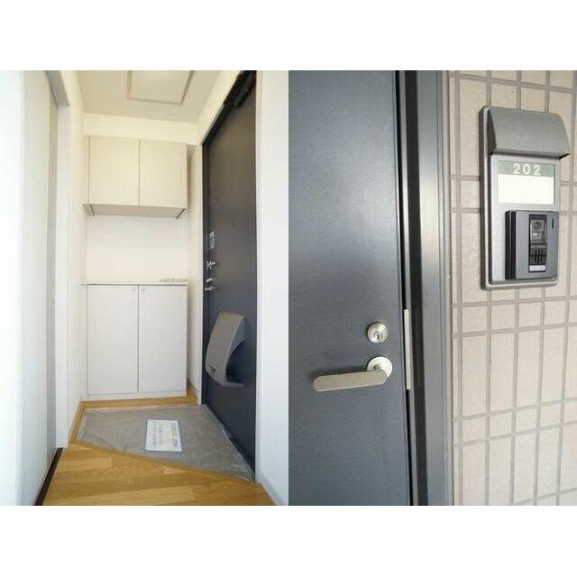 【下駄箱】下駄箱は上下についた収納が十分な広さを確保しております♪