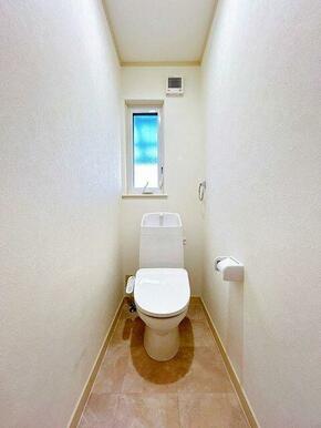 「１階トイレ」洗浄機付きトイレに新品交換済。
