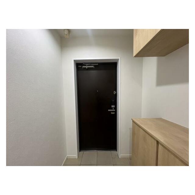 「玄関」オートロックが付いております。