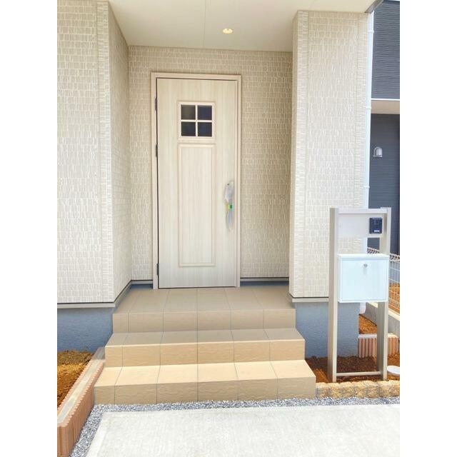 住まいの「第一印象」となる玄関（2号棟）