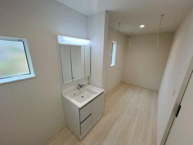 １号棟　洗面・ランドリースペース