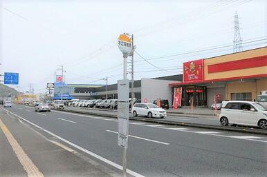 本江田橋通バス停まで徒歩約６分です。