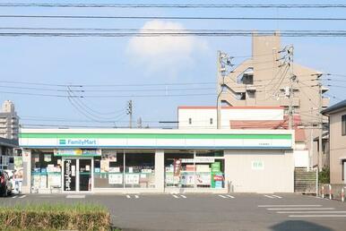 ファミリーマート宇多津駅東店