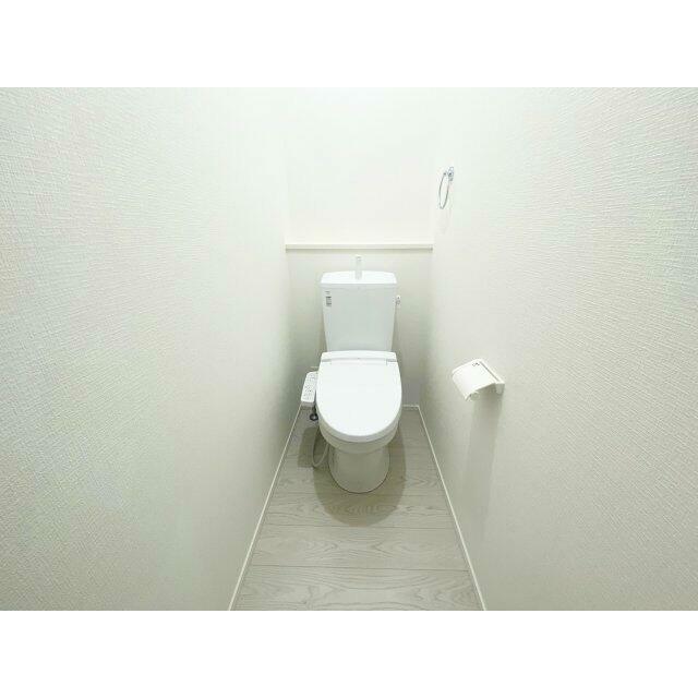 トイレは2か所あり、朝の混雑も安心です（施工例）