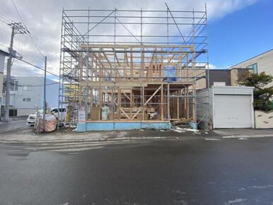 現地写真（2号棟玄関側）