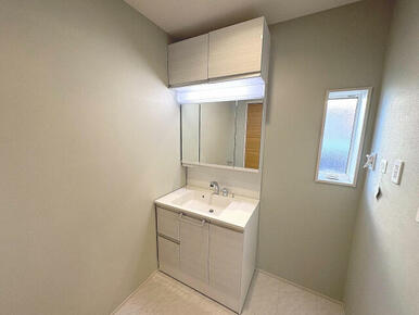 吊戸付洗面化粧台