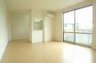 １ＬＤＫ南向きのお部屋です☆　エアコン１基設置しています★