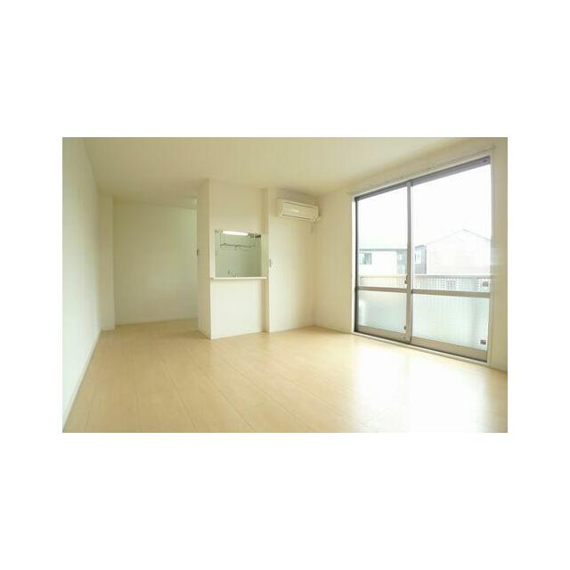１ＬＤＫ南向きのお部屋です☆　エアコン１基設置しています★