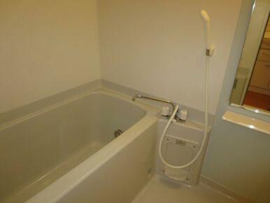 セブンイレブン　万野原西店まで220m