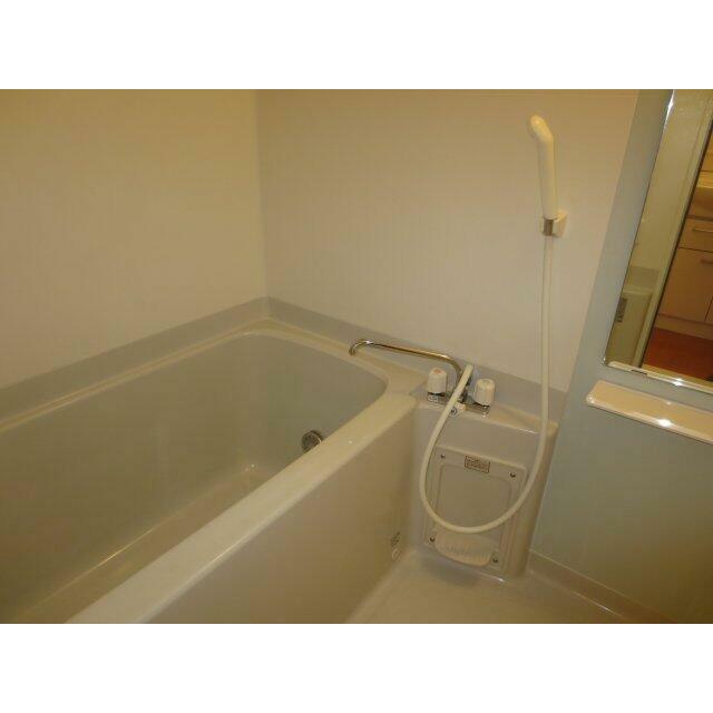 セブンイレブン　万野原西店まで220m