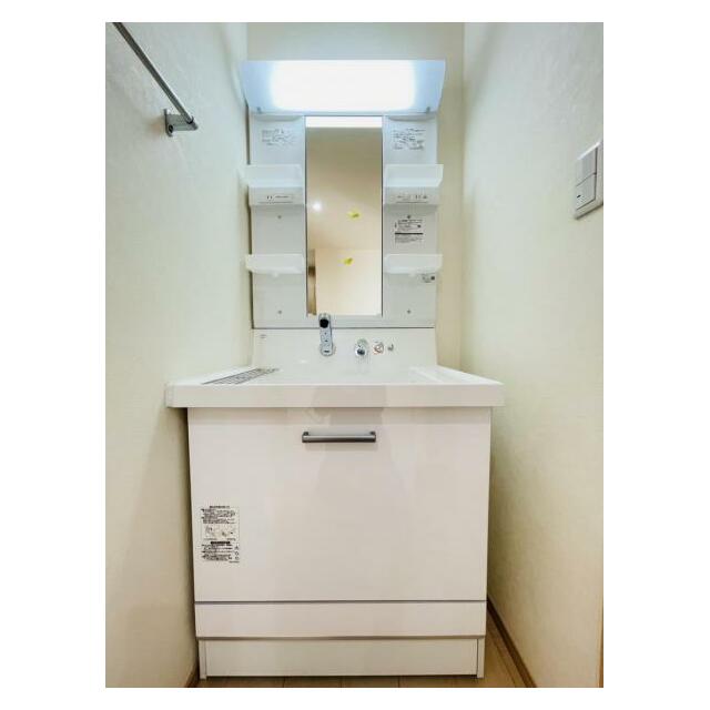 ゲスト用と使い分け、忙しい時間帯に便利。各階に洗面化粧台がございます＾＾