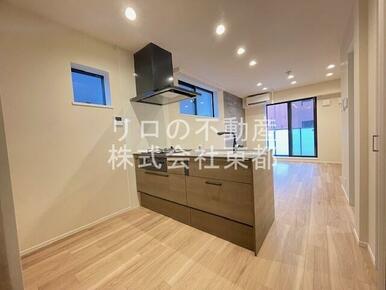 広いリビングでゆったりくつろげる憩いの空間♪