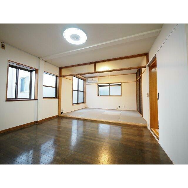 11JのLDKと6Jの和室を繋げればより広々と使えます