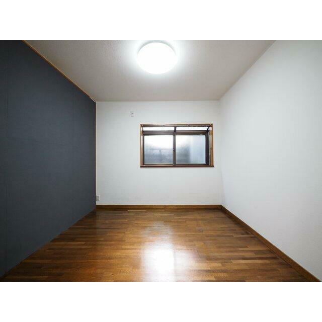 照明付きの居室