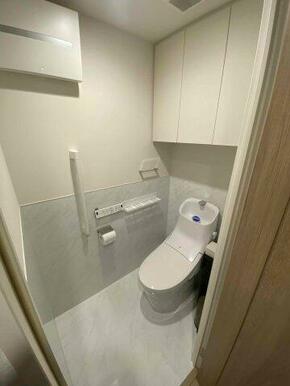 温水洗浄便座/吊戸棚付き