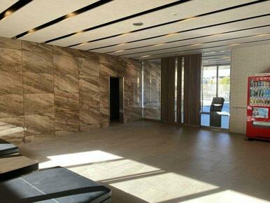 ゆとりのあるエントランスです