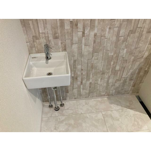 一日の始まりは洗面所から。さぁ顔を洗って気合を入れよう（1号棟）