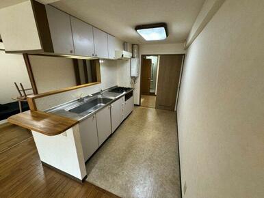 キッチンは独立キッチンです♪