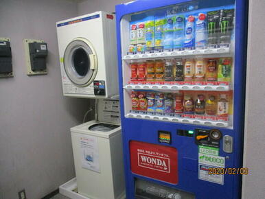 コインランドリー、自動販売機