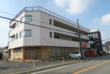 ２駅利用可。南西向きの日当たりのよい物件です。