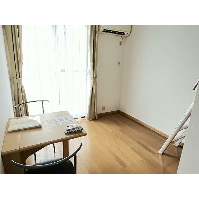 2階以上は絨毯仕様です。