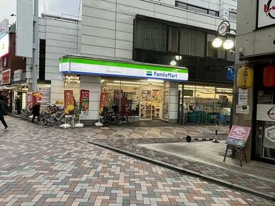 ファミリーマートニック北加瀬三丁目店