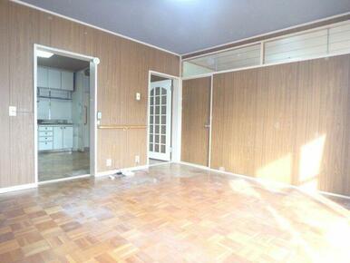 約8.4帖、南向きで陽当り良好